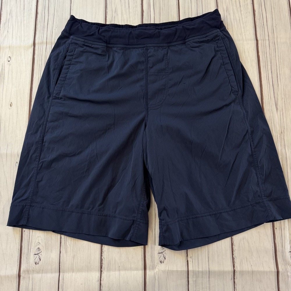 Lululemon Athletica Mens Shorts Navy Blue Zip Pocket Size M Dance Studio Rare